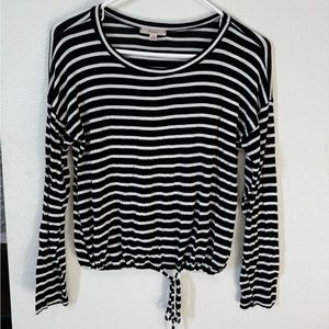 Black and White Stipes Long Sleeve with String Synch